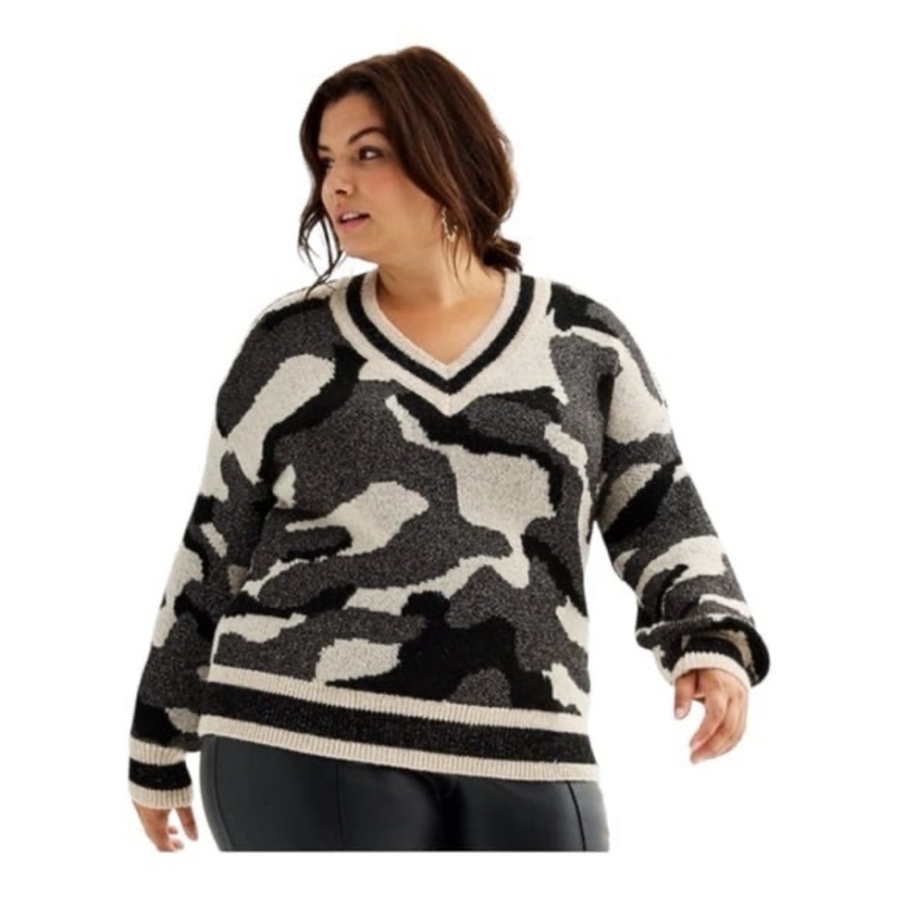 Nine West 1X camouflage v-neck sweater